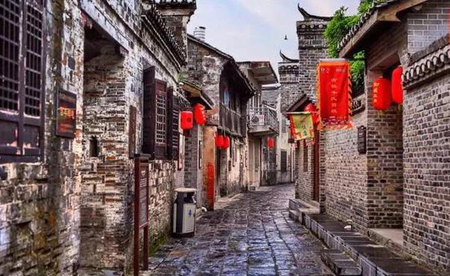 我市17名省政协委员出席省政协十三届二次会议开幕会